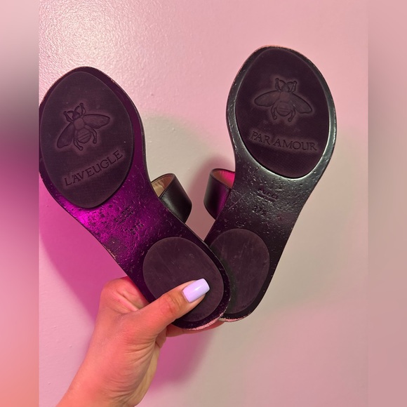 Authentic Gucci Sandals - Picture 3 of 5